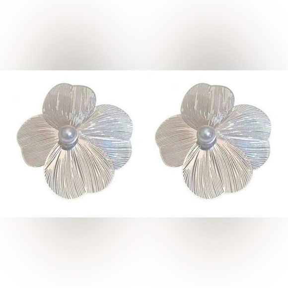 Silver Floral Earrings - Picture 1 of 2